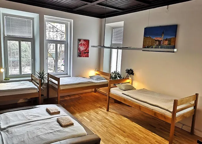 Vila Veselova, Ljubljana City Center Ostello